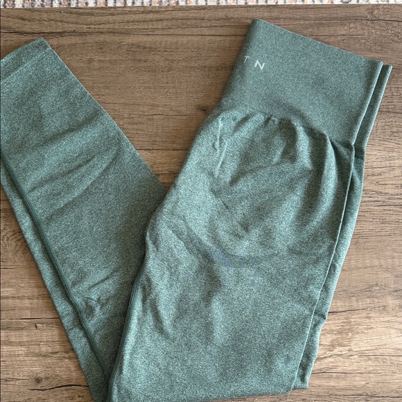 NVGTN Pants - NVGTN Green Leggings